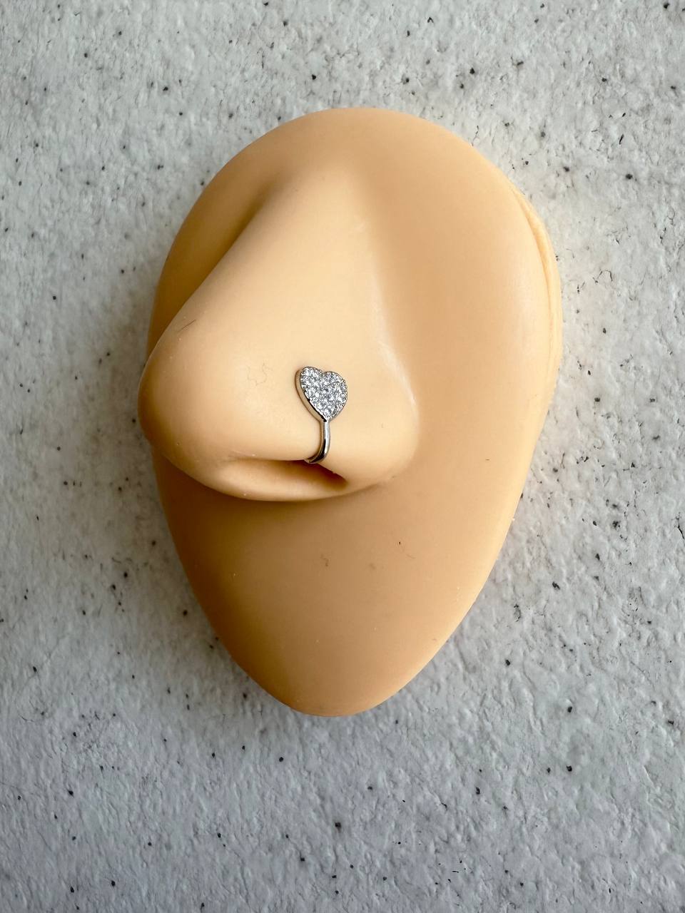 پیرسینگ فیک بینی، مدل قلب کد ۰۲