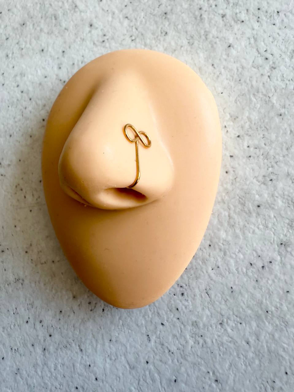 پیرسینگ فیک بینی، مدل بی نهایت